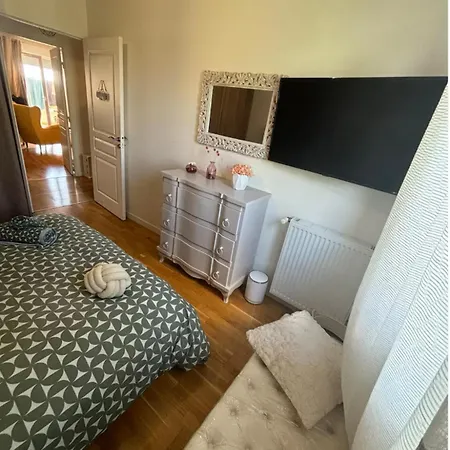 Homestay A Cote De L'aeroport Orly *
